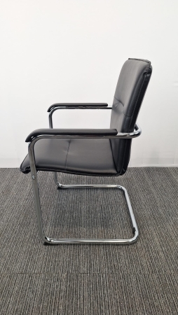 Luxe lederen bezoekersstoel GDB (2e hands)