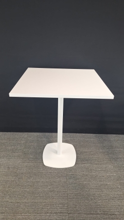 Kantine / bijzet tafel NN