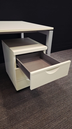 Bureau Nurus 2400 x 900 met ladenblok