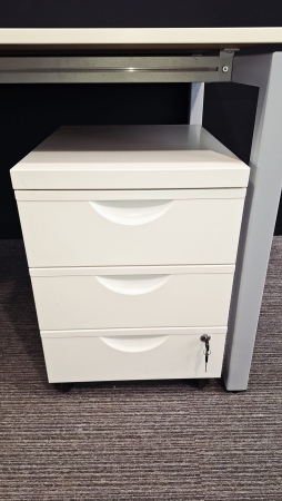 Bureau Nurus 2400 x 900 met ladenblok