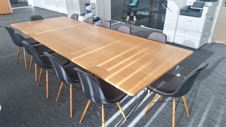 Vergadertafel Vitra Joyn 3200 x 1200 kers (2e keus)