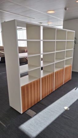 Roomdivider / boekenkast Porro