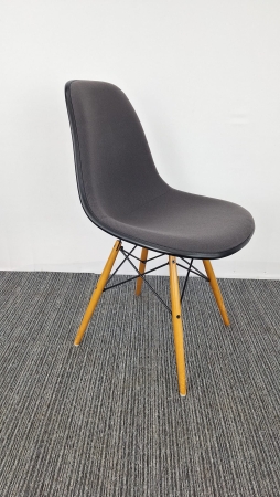 Vitra Eames DSW Plastic Chair (2e hands)
