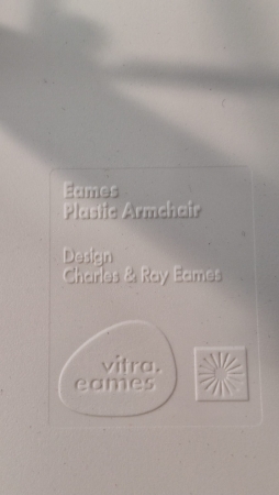Vitra Eames DAW Plastic Chair 2e hands)