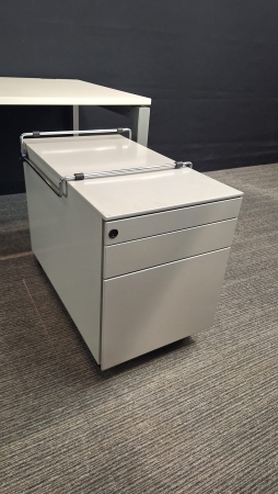 Bureau Steelcase 1800 x 900 met ladenblok