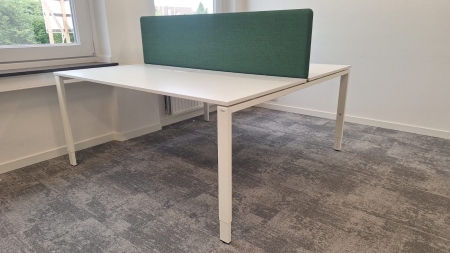 Design workbench BENE 1600 x 1600