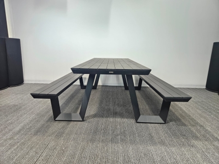 Eettafel met banken - kantine buitenset