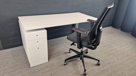 Design bureau BULO H2O 1600 x 800 met ladenblok