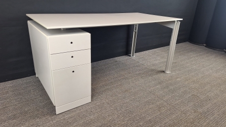 Design bureau BULO H2O 1600 x 800 met ladenblok