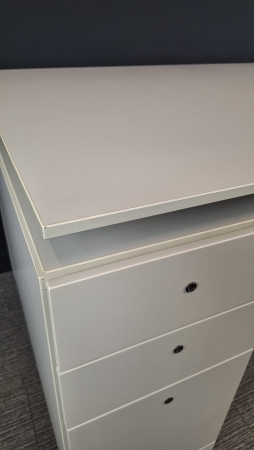 Design bureau BULO H2O 1600 x 800 met ladenblok