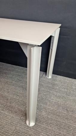 Design bureau BULO H2O 1600 x 800 met ladenblok