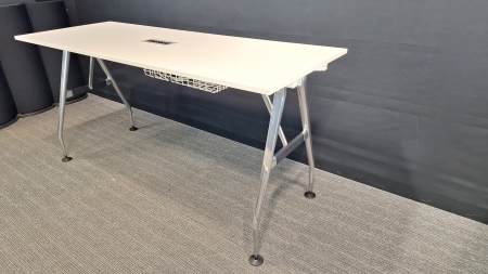 Design statafel Vitra Ad Hoc