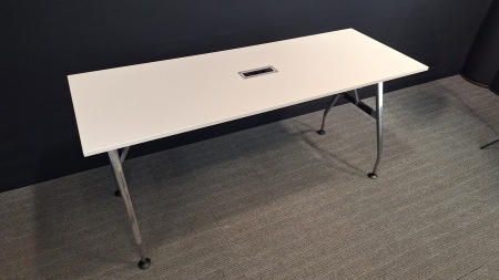 Design statafel Vitra Ad Hoc