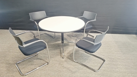 Vergadertafel Vitra Eames segmented table
