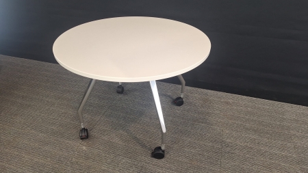 Vergadertafel Vitra Ad Hoc