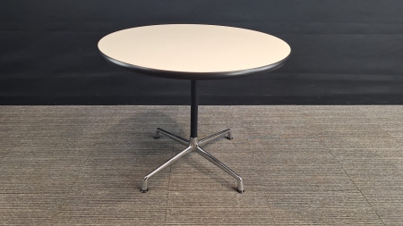 Vergadertafel Vitra Eames segmented table