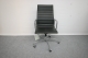 VITRA ALU CHAIR EA 119 in leder (NIEUW)